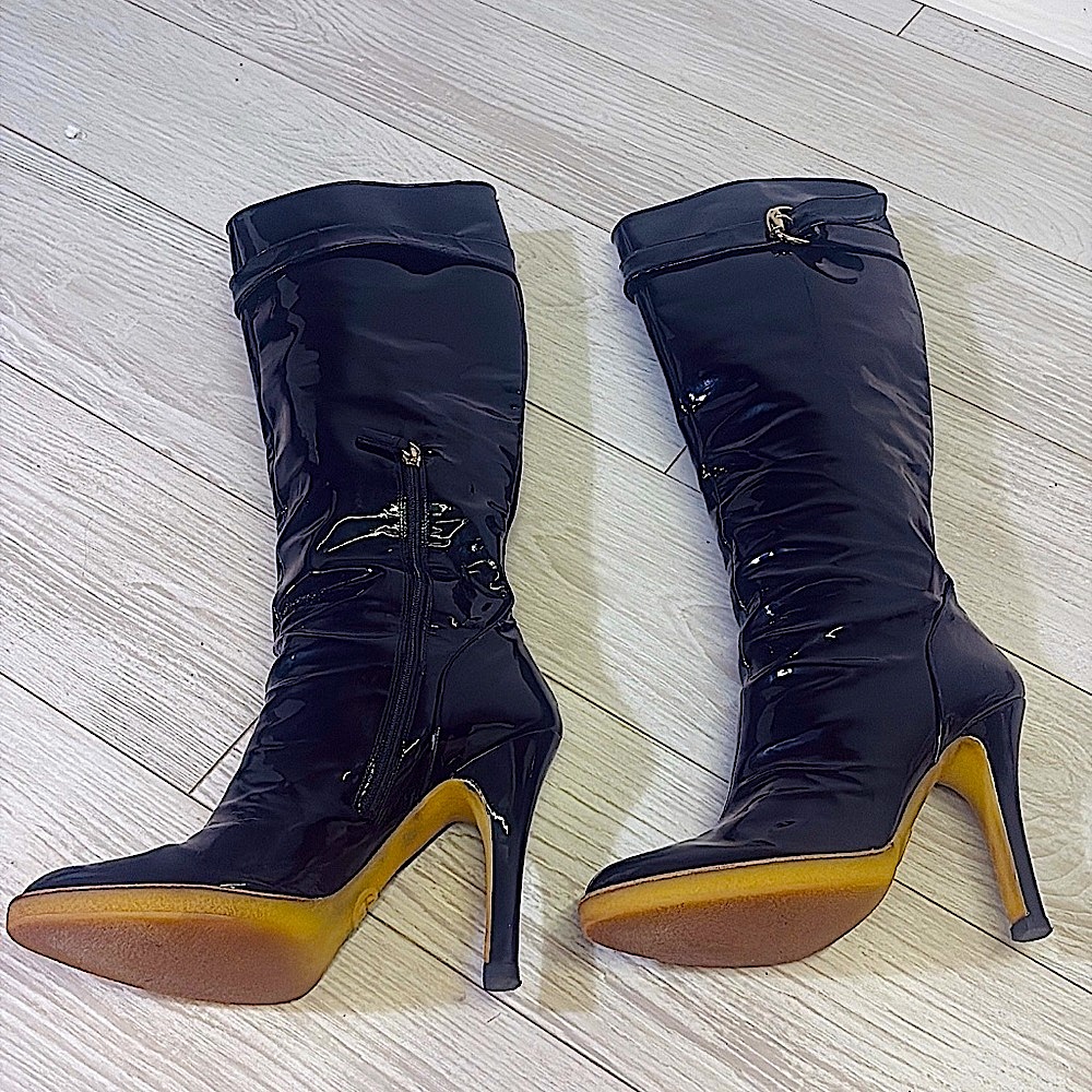 Gucci Glossy Black Heeled Boots - Picture 3 of 3
